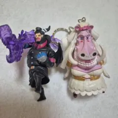 ワンピース　キーホルダー　マゼラン　ローラ