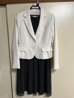 ホワイトジャケットとブラックドレスセット　入学式　卒業式　フォーマル