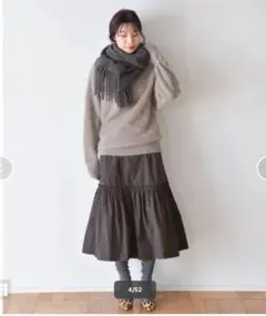 IENA イエナ メモリータフタ ギャザーティアード スカート グレー 墨黒のサムネイル