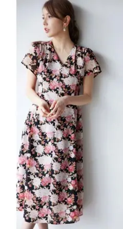 新品未開封＊トッコリュクス Vネックフラワーワンピース　華やか春夏上品エレガント