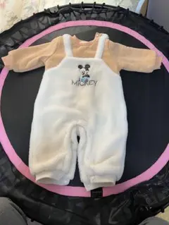 ミッキー刺繍アイボリー色ロンパース 90～95 裏地ボア