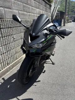 Kawasaki Ninja ZX-4RSE 2023のサムネイル