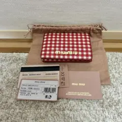 美品miu miu ギンガムチェック　二つ折り財布のサムネイル