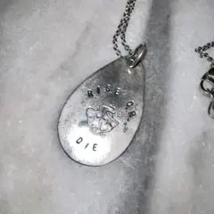 RISE OR DIE シルバーペンダント ネックレス