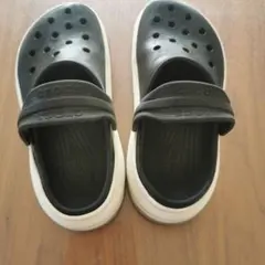 22cm しっかりしたタイプ　Crocs クロックス サンダル ブラックのサムネイル