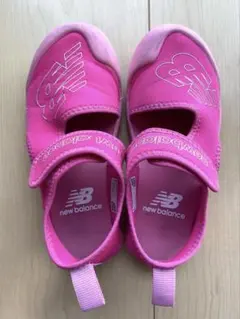 New Balance サンダル　ピンク♡サイズ　18cm