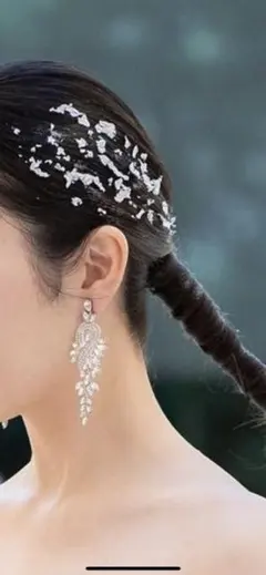 【イヤリング】ラインストーン　クリスタルリーフドロップイヤリング　シルバー