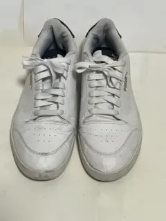 PUMA ホワイトスニーカー