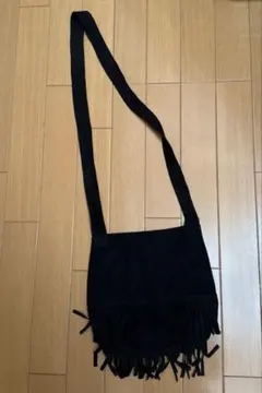 フリンジショルダーバッグ　黒スエード　中古