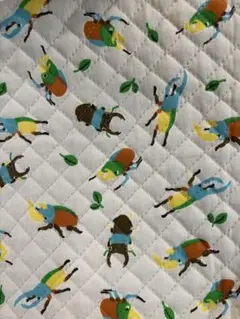 カブトムシ柄　キルティング生地　106cm幅×50センチ
