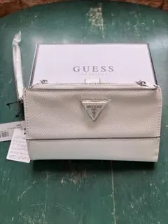 GUESS 二つ折り財布 ホワイトのサムネイル