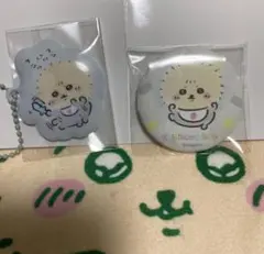 ちいかわbaby ぷっくりキーホルダー・おねんね缶バッジ ラッコ2点セット