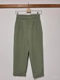 【即購入OK】SHEIN Dazy タック テーパードパンツ グリーン Sのサムネイル