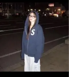 supreme なごみちゃん着用 ネイビー ジップパーカー sロゴ - メルカリ