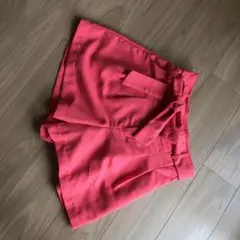 サーモンピンクのショートパンツのサムネイル