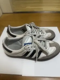 adidas スニーカー ホワイト グレー ブラック