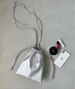 シルバー 巾着バッグ