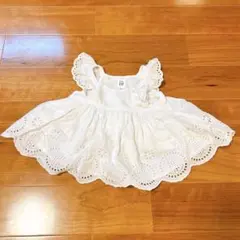 baby GAP 刺繍入りホワイトワンピース 6-12ヶ月
