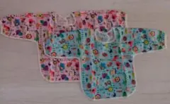 子供用長袖食事エプロン2枚セット　双子