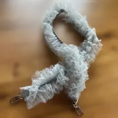 再値下げ！美品！フリルデザイン スマホショルダーストラップ グレー