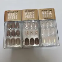 DASHING DIVA MAGIC PRESS ネイルチップ　ブラウン　白