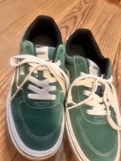 グリーン スニーカー