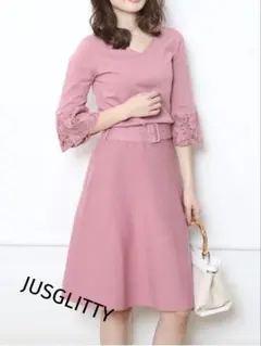 JUSGLITTY、 袖刺繍フレアニットワンピース