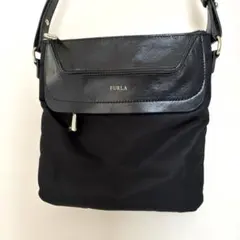 FURLA フルラ ショルダーバッグ サコッシュ 斜めがけ レザー/ナイロン
