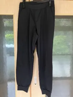 未使用　ユニクロ　UNIQLO 冷汗　速乾ストレッチパンツブラックパンツ　M