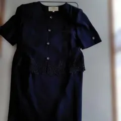 ネイビー スカートスーツ 半袖 レース装飾