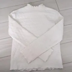 ホワイト フリルネック 長袖 Tシャツ Mサイズ