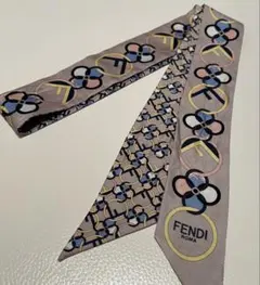 FENDI ラッピー　ロゴ 花柄