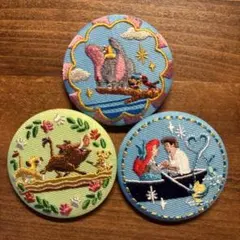 Disney Characters 刺繍缶バッジビスケット　3個まとめ売り