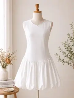 ZARA ホワイト バルーンヘム ノースリーブ トップス Lのサムネイル