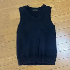 黒のVネックノースリーブスクールベスト