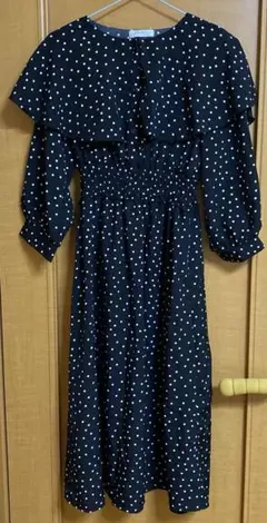 ☆お値下げ中☆ ケープ風襟水玉ワンピース　ビッグカラー　ブラック