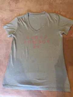 V字襟　半袖Tシャツ　UNDER ARMOURのサムネイル