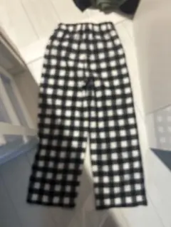黒と白のチェック柄パンツ Fサイズ