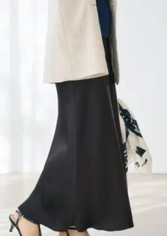 IENA ダブルサテンスカート　ブラック