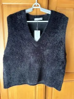 アンフィーロタグ付き新品未使用 ナイロンシャギーニットベスト ブラック　M