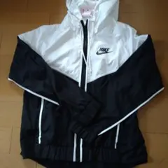 Nike フード付きジャケット ホワイト/ブラック