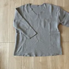 Vネック 長袖ニット Mサイズ