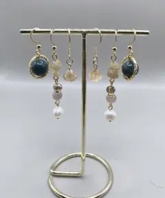 揺れるピアス　天然石　さざれ石　サージカルステンレス　モスアーゲート　淡水パール