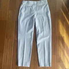 ライトグレー スリムフィット スラックス