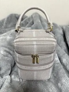 新品・未使用】Raffia Effect Crystal Vanity Bag - メルカリ