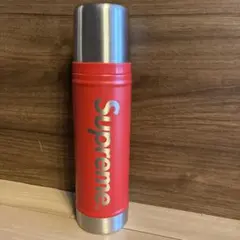 Supreme SIGG 赤 水筒 500ml - メルカリ