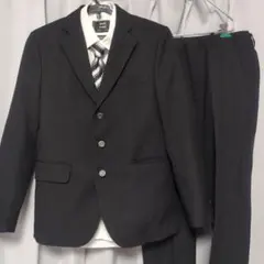 黒スーツ ボタン付きジャケットとパンツセット