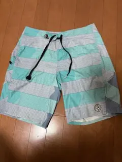 Volcom ストライプ水着