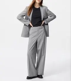 UNIQLO 感動ワイドパンツ　グレーＬ