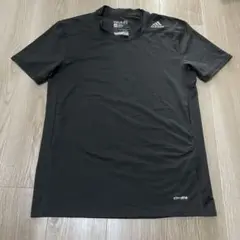 adidas TECHFIT インナーシャツ